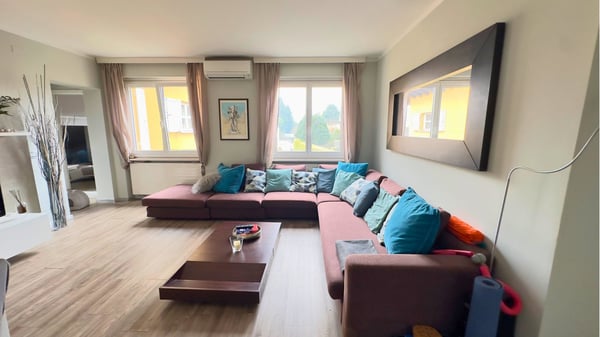 Gentilino, ampia casa bifamiliare con due appartamenti separati e giardino privato. 3