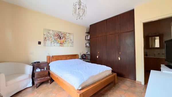 Gentilino, ampia casa bifamiliare con due appartamenti separati e giardino privato. 9