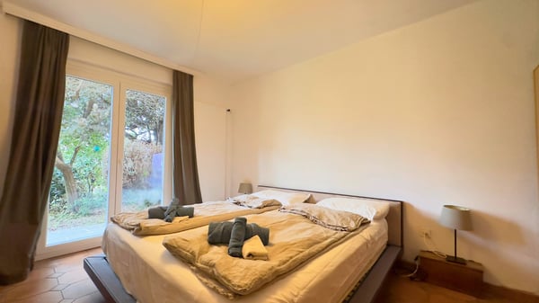 Gentilino, ampia casa bifamiliare con due appartamenti separati e giardino privato. 11