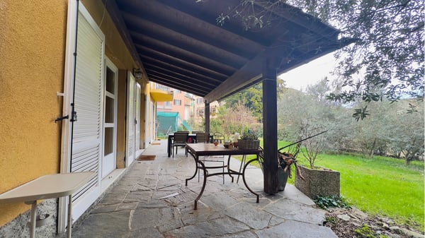 Gentilino, ampia casa bifamiliare con due appartamenti separati e giardino privato. 16