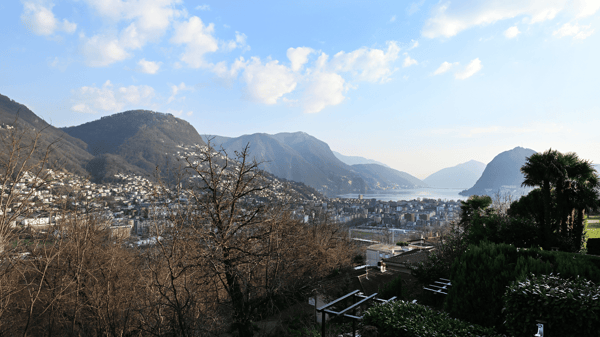 Porza, stupenda ed elegante villa di design con giardino privato. 16