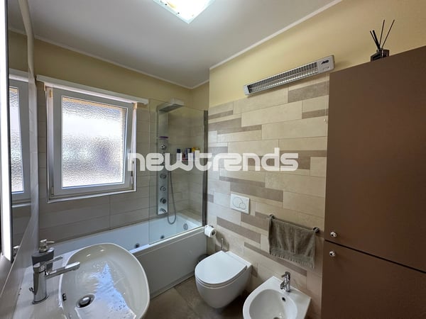 Cassarate: luminoso 2.5 locali con piacevole scorcio di lago 4