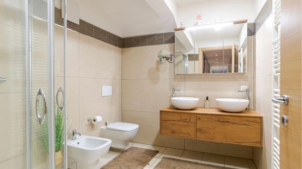 Agra, moderno 1.5 locali bifamiliare ristrutturata. Spazi generosi con terrazza e vista aperta. 11