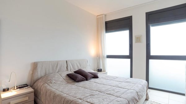 Agra, moderno 1.5 locali bifamiliare ristrutturata. Spazi generosi con terrazza e vista aperta. 8