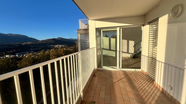 Viganello - Albonago vendesi villetta a schiera con vista lago panoramica e terrazza 8