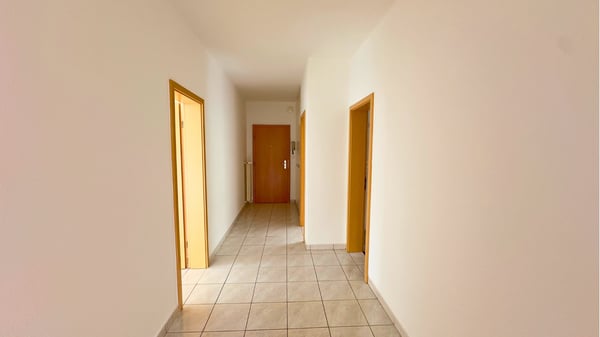 Ligornetto, palazzina con redditività fino al 5% . Complesso con 2 appartamenti oltre 13 posti auto. 3