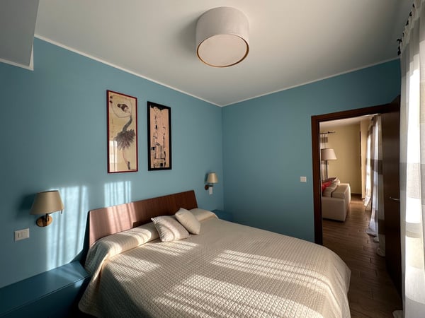 Magliaso, appartamento in contesto di 7 unità. Dotato di due bagni e giardino privato. 8