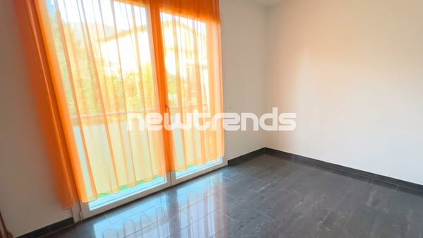 Cadro, villa bifamiliare con giardino privato e piscina esterna 10