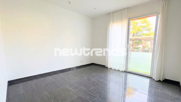 Cadro, villa bifamiliare con giardino privato e piscina esterna 9
