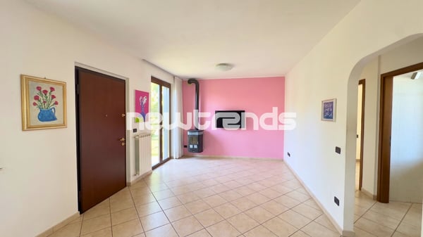 Uggiate con Ronago: villa con giardino 8