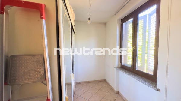 Uggiate con Ronago: villa con giardino 11