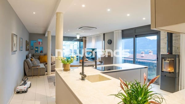 Agra: moderno 5 locali in bifamiliare con terrazza e vista. 7