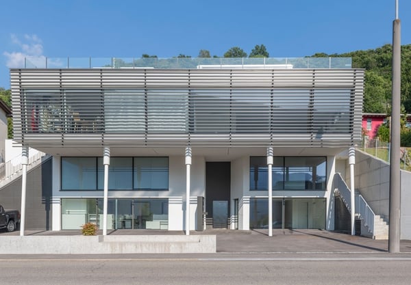 Vezia: spazio commerciale pronto alluso, ideale investimento. 4