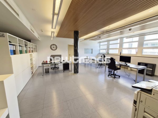 Agno: affittasi ampio ufficio semi-arredato di 230 m², disponibilità i 6
