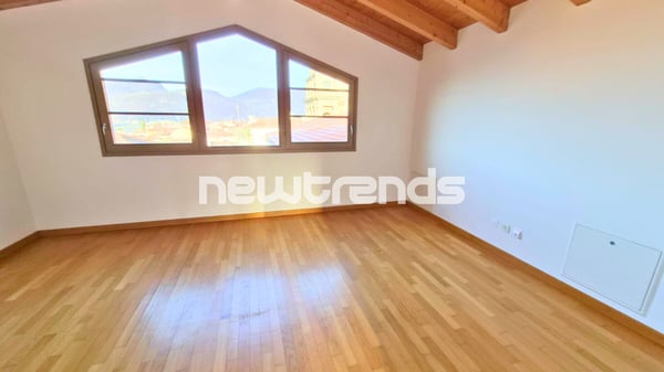 Mendrisio  106 m² su due livelli: moderno 2.5 locali in posizione str 3