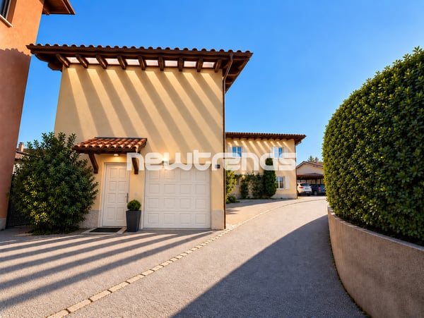 Vendesi ampia casa bifamiliare con giardino privato 13
