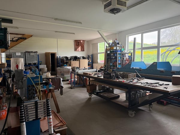 Halle industrielle avec bureau 6