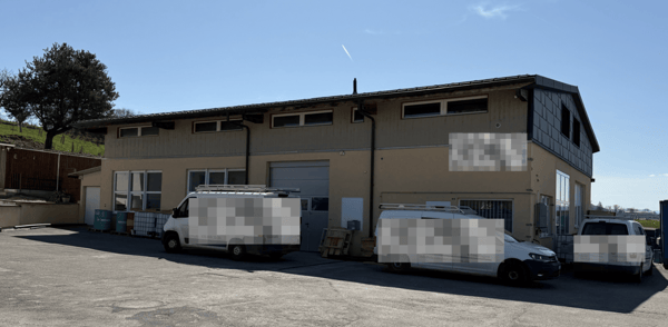 Halle industrielle avec bureau 3