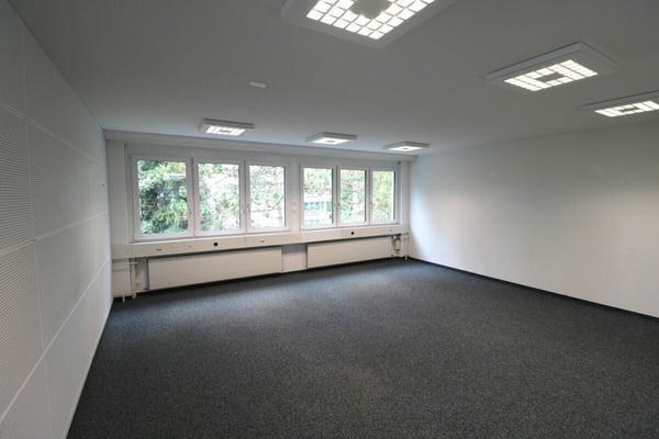 Moderne Büroräumlichkeit zu vermieten 11