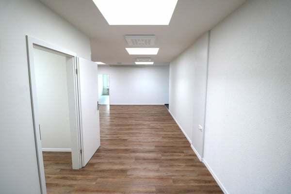 Moderne Büroräumlichkeit zu vermieten 2