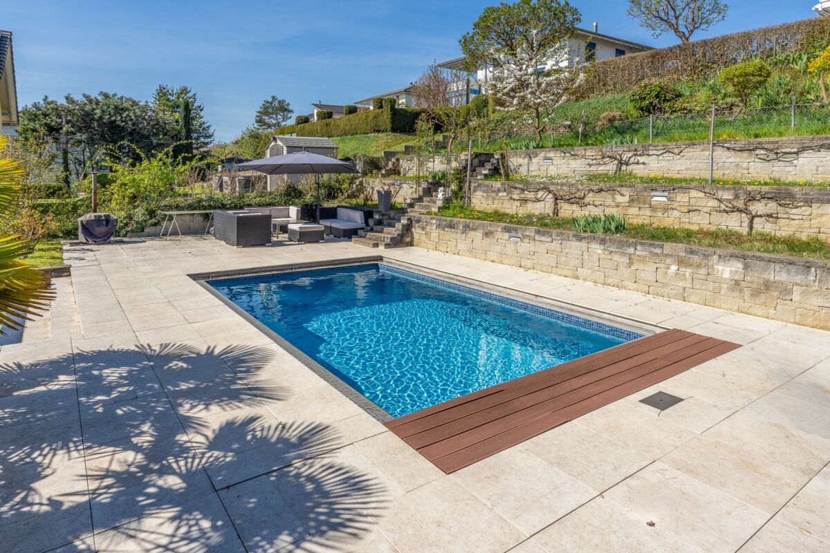 Grosszügiges Einfamilienhaus mit Pool