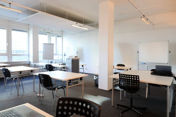 Freie Gewerbefläche von total 4'376 m² 9