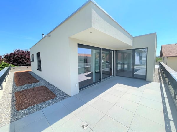 Moderne und sonnige 1.5-Zimmer Attika-Wohnung 1