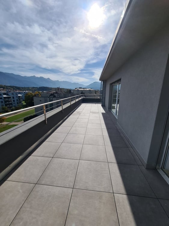 Superbe appartement de 1.5 pièces attique 11