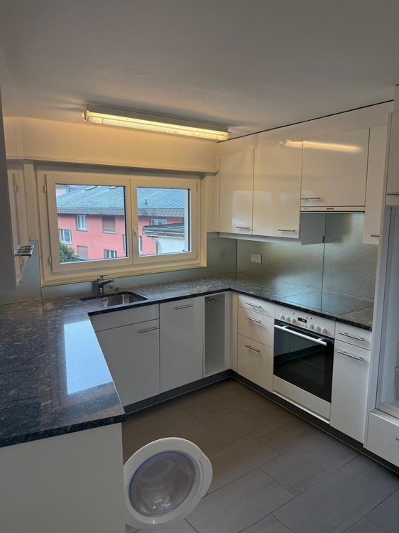 Grosszügig geschnittene 4.5 Zimmerwohnung im Herzen von Bern 1