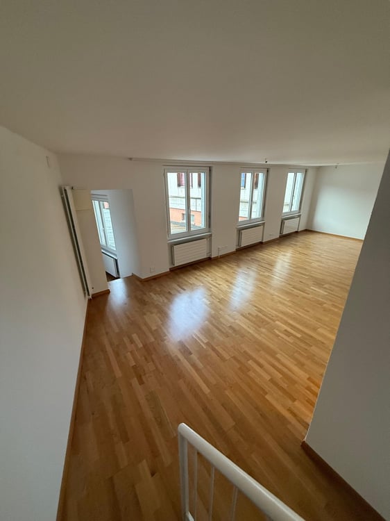 Grosszügig geschnittene 4.5 Zimmerwohnung im Herzen von Bern 5