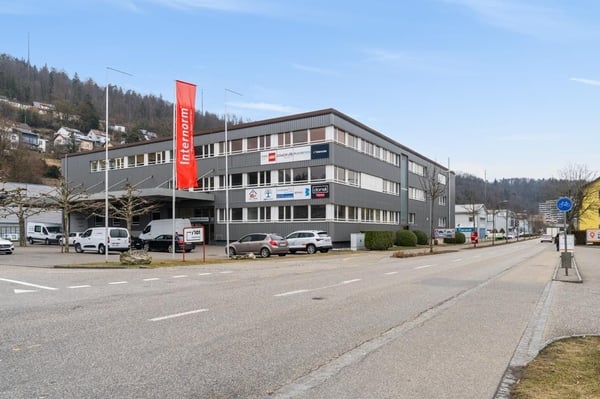Attraktive Gewerbe - und Lagerflächen in Trimbach zu vermieten 1