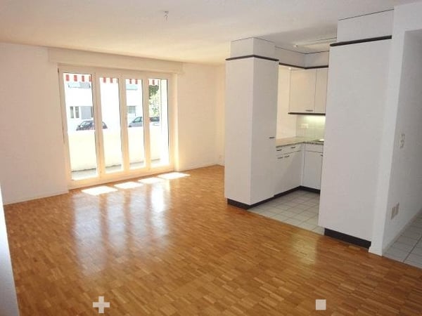 4-Zimmerwohnung im 2. OG mit Balkon 2