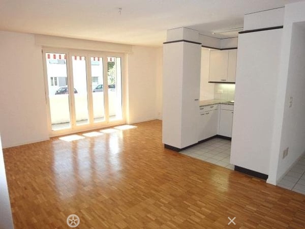 4-Zimmerwohnung im 2. OG mit Balkon 2