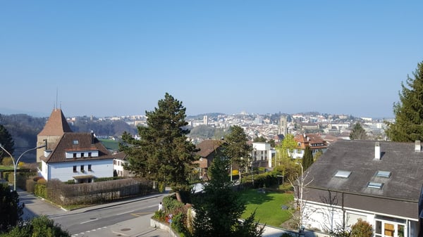 Appartement spacieux de 4 pièces au 4ème étage 5