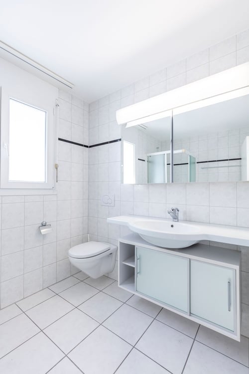 Moderne 3.5 Zimmerwohnung mit verglastem Balkon 5