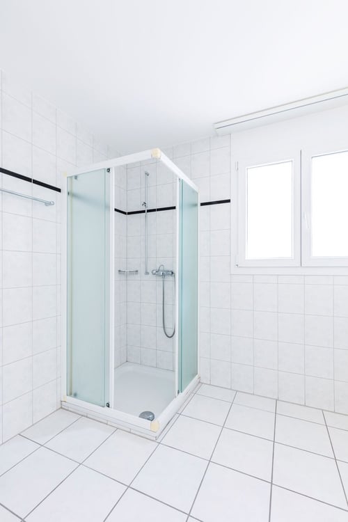 Moderne 3.5 Zimmerwohnung mit verglastem Balkon 6