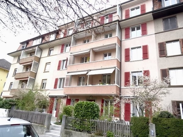 Ruhige 3-ZW à 60 m² im 1. OG mit Balkon 1