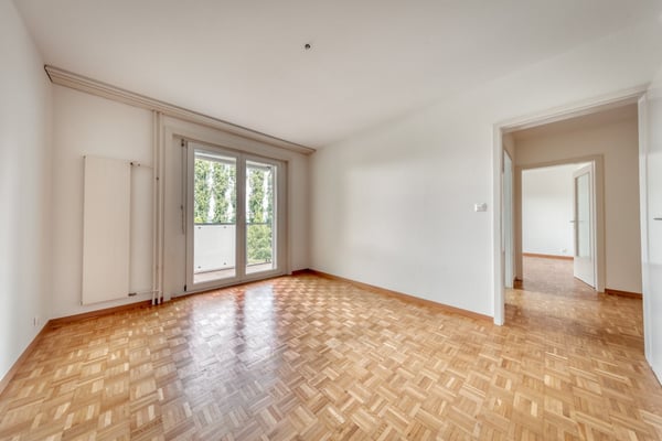 Charmant appartement de 2.5 pièces au 8ème étage 9