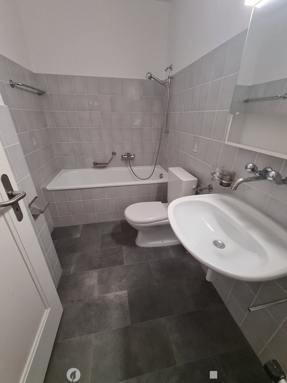 3.5 Zimmerwohnung im 1. OG mit Balkon 7