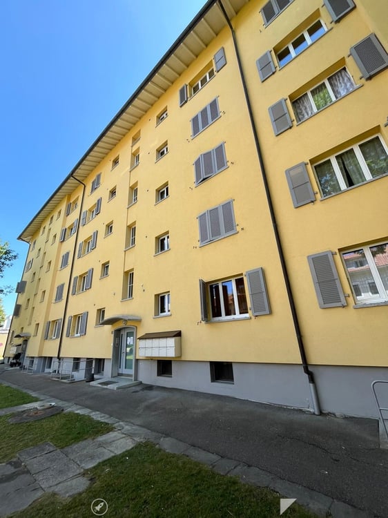 3.5 Zimmerwohnung im 1. OG mit Balkon 2
