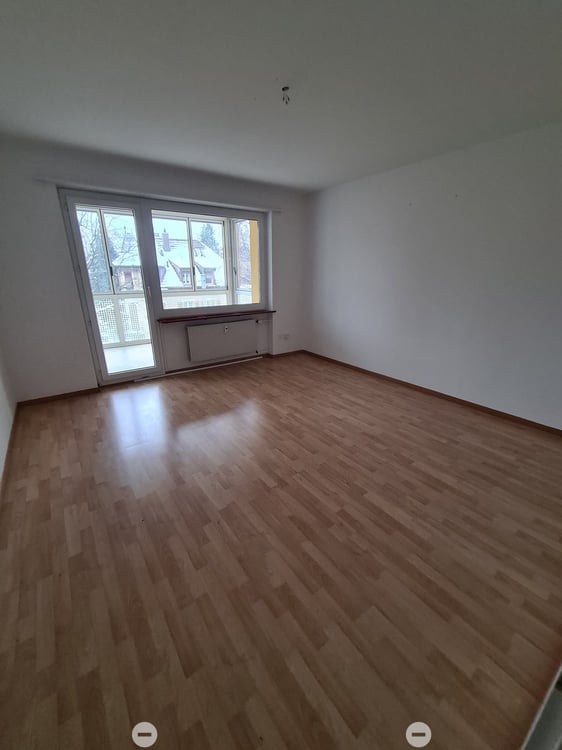 5.5 Zimmerwohnung im 1. OG mit Balkon 5