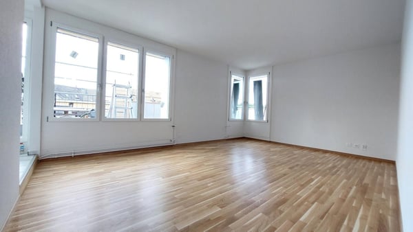 Attika-Wohnoase: Teilsanierte 3-Zimmerwohnung wartet auf Sie! 4