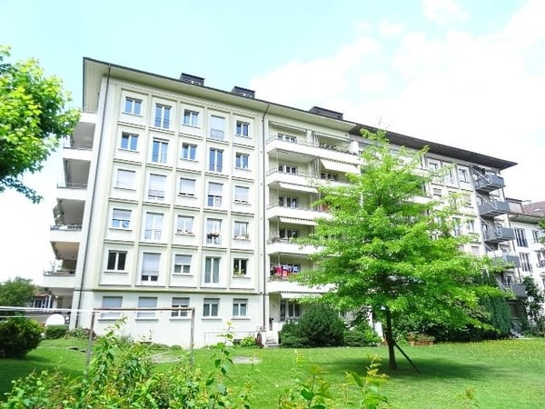 Grosszügige 2-ZW à 62 m² im 5. OG 1