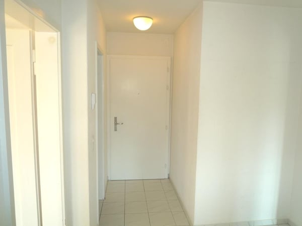 Grosszügige 2-ZW à 62 m² im 5. OG 8