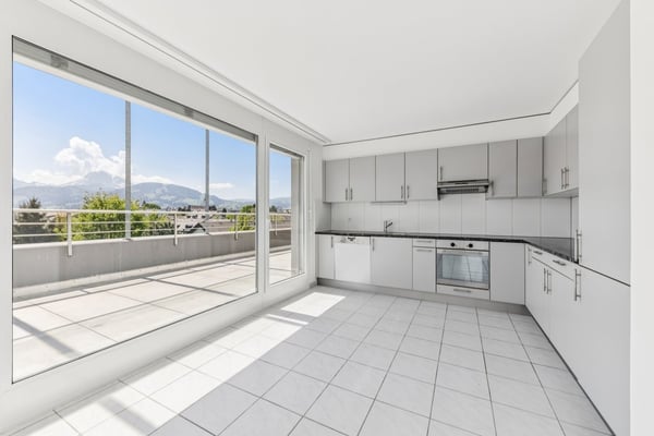 Spacieux appartement traversant de 140 m² avec terrasse exceptionnelle 3