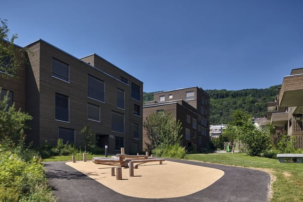 3.5-Zimmerwohnung in Top-Überbauung 1