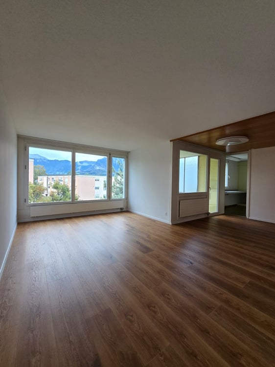 Grosszügige 4.5-Zimmer-Wohnung mit Balkon und Bergblick in Thun 11
