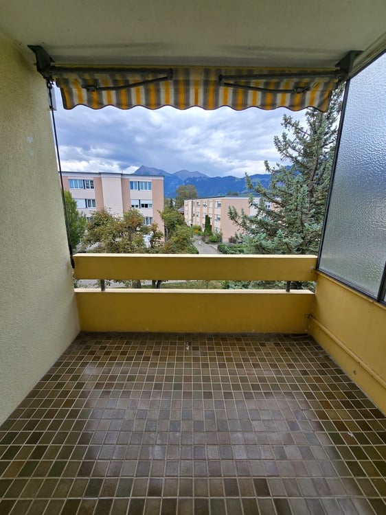 Grosszügige 4.5-Zimmer-Wohnung mit Balkon und Bergblick in Thun 3