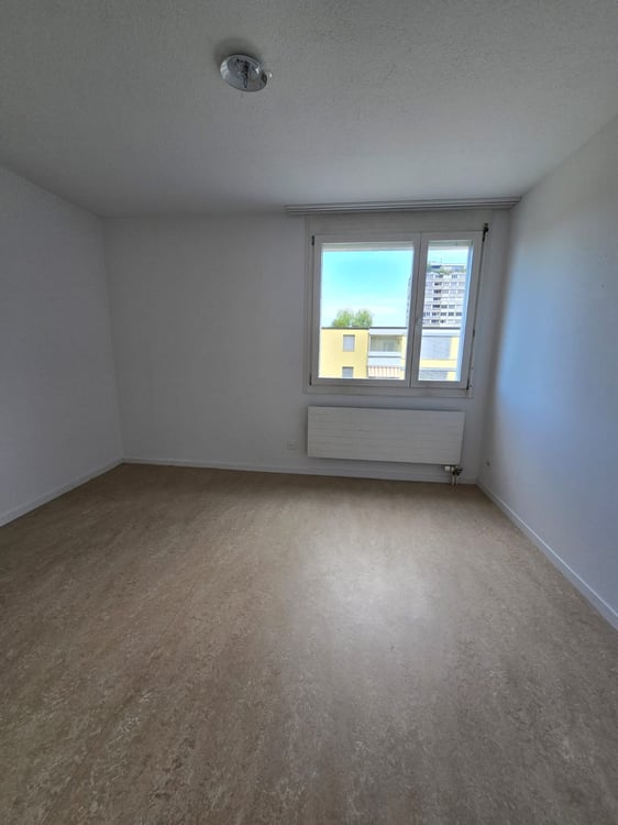 Grosszügige 4.5-Zimmer-Wohnung mit Balkon und Bergblick in Thun 7