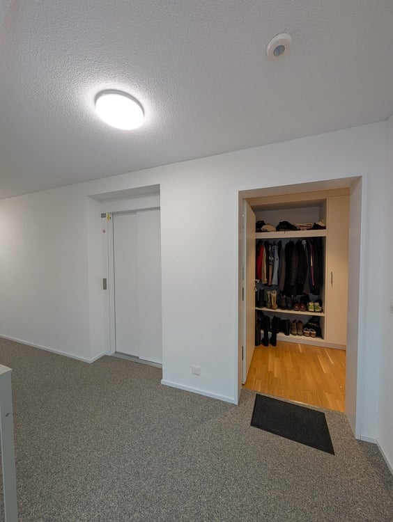 moderne 2.5-Zimmer-Wohnung mit eigenem Waschturm 3